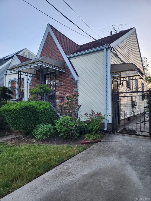 11942 238th St, Cambria Heights, NY, 11411-2332 | Card Image