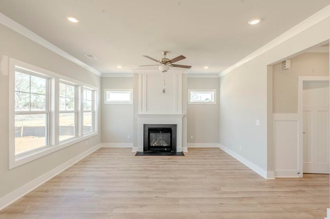 living | Image 6