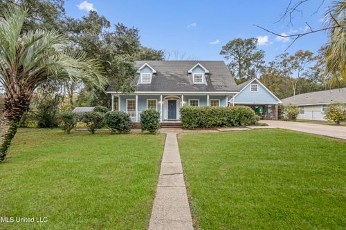 833 Brown St, Gulfport, MS, 39507-3732 | Card Image