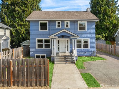 5018 20th Ave Ne, Seattle, WA, 98105-3311 | Card Image