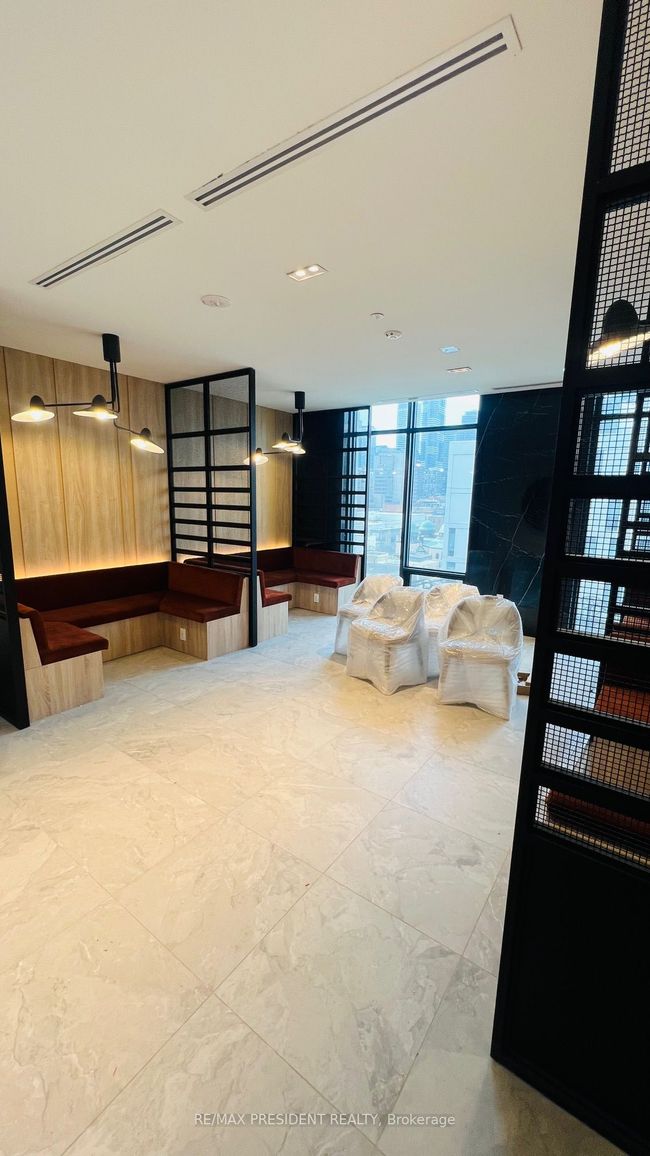 907 - 252 Church St, Condo with 2 bedrooms, 1 bathrooms and null parking in Toronto ON | Image 8