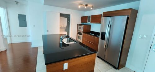 3717-1900 N Bayshore Dr, Miami, FL, 33132-3001 | Card Image