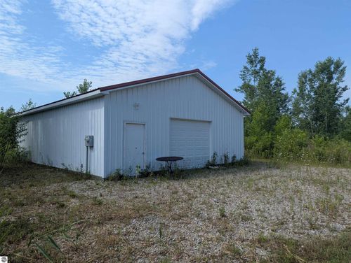 866 S Tonkey Rd, Au Gres, MI, 48703-9700 | Card Image