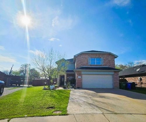 2549 Spring Creek Dr, Balch Springs, TX, 75180-1261 | Card Image
