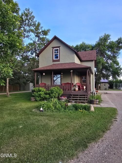 8530 37th Street Se, Jamestown, ND, 58401 | Card Image