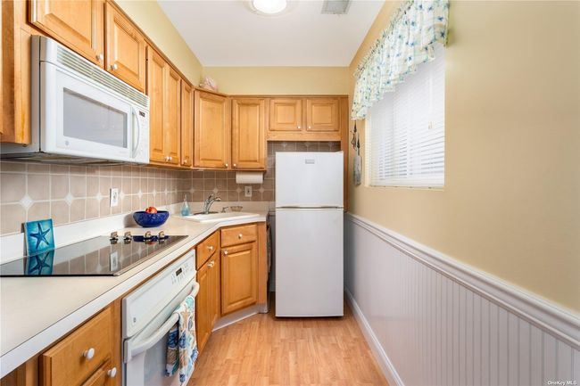 16 - 61 W Tiana Rd, Home with 2 bedrooms, 1 bathrooms and 1 parking in Hampton Bays NY | Image 8