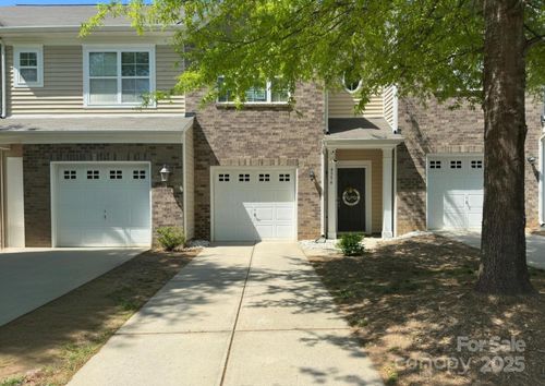 4554 Craigmoss Ln, Charlotte, NC, 28278-6671 | Card Image