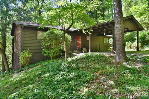 1 Hillcrest Ln, Black Mountain, NC, 28711-9437 | Card Image