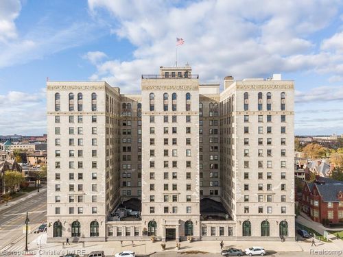 829-15 E Kirby St, Detroit, MI, 48202-4091 | Card Image