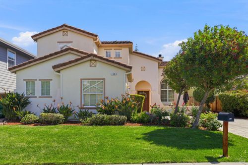 18 Richardson Rd, Novato, CA, 94949-6170 | Card Image