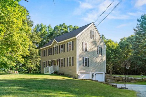 34 Chestnut Dr, Allenstown, NH, 03275-2619 | Card Image