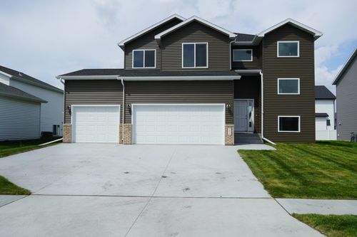 5816 James Dr W, West Fargo, ND, 58078-2970 | Card Image