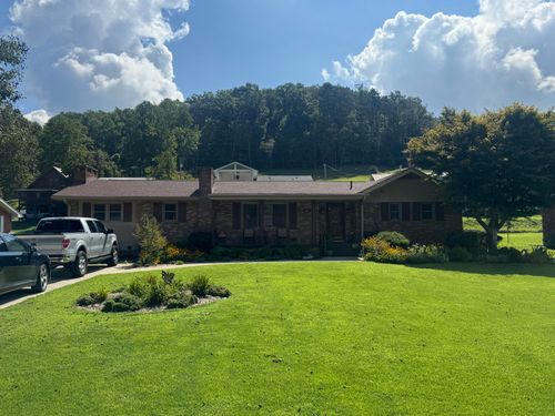 748 Lakeside Dr, Jackson, KY, 41339-7486 | Card Image