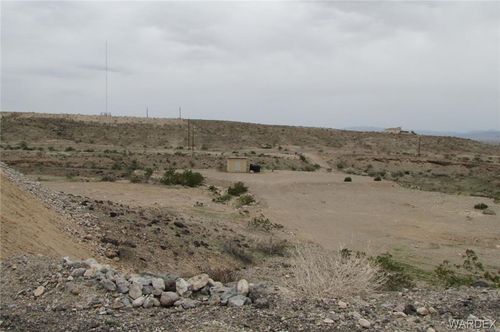 2324 Black Mountain Rd, Bullhead City, AZ, 86442-7333 | Card Image