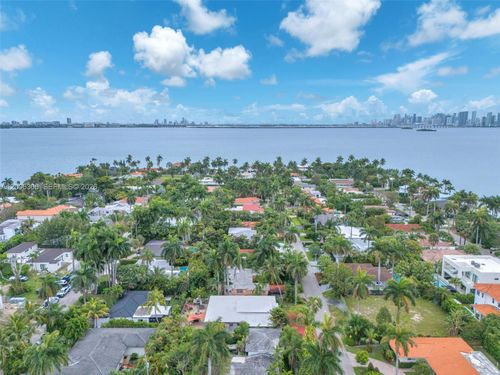 7701 Center Bay Dr, North Bay Village, FL, 33141-4018 | Card Image