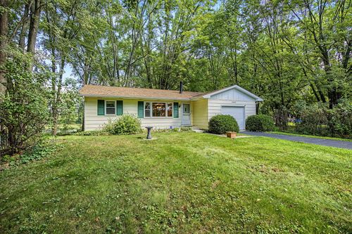 1940 Maple Grove Rd, Jackson, MI, 49201-7501 | Card Image