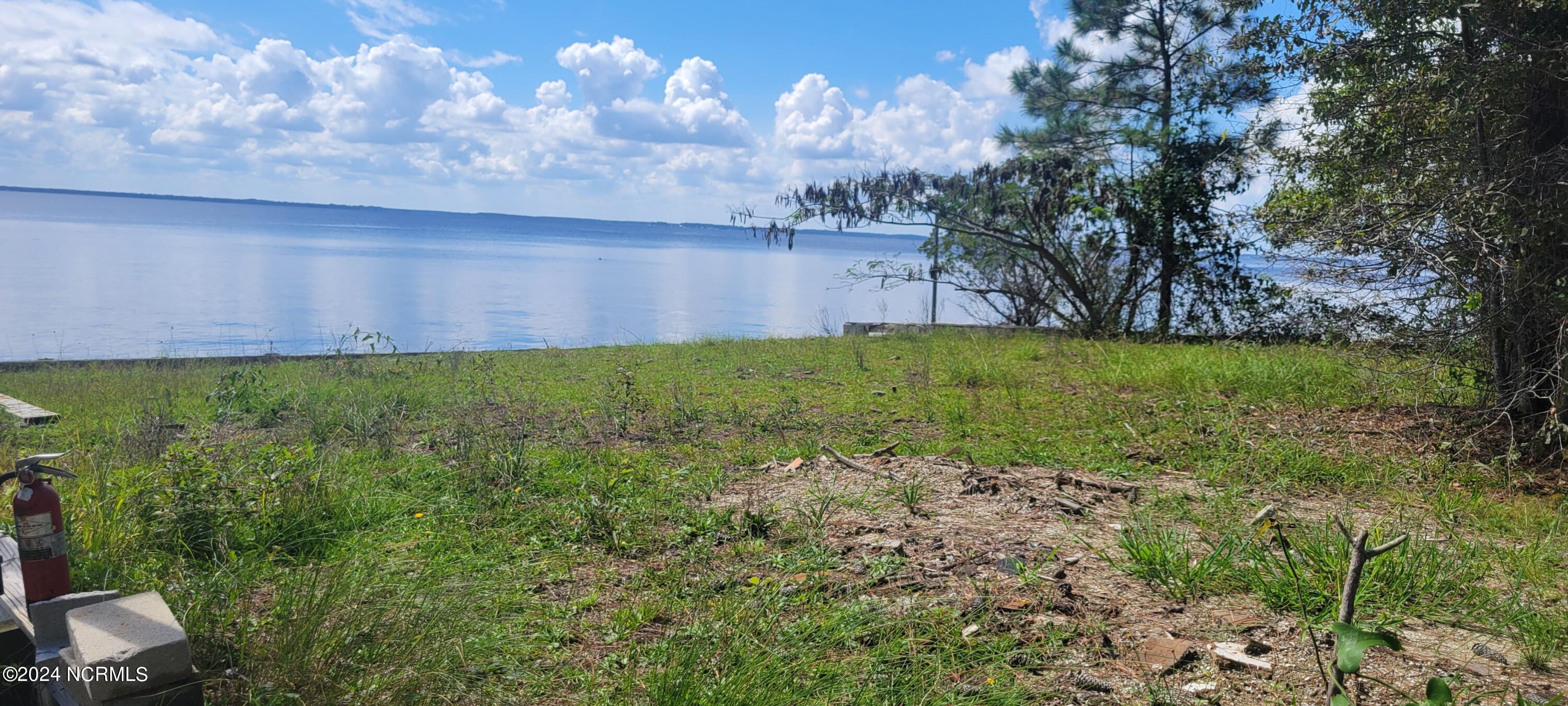 2527 Old Pamlico Beach Road W, For Sale in Belhaven Zoocasa