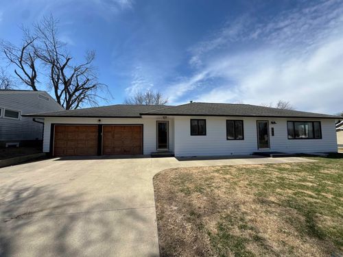 204 Iowa Ave Sw, Orange City, IA, 51041-1529 | Card Image