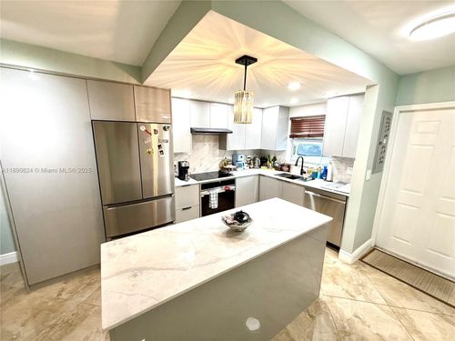 apt-k4-809 W Oakland Park Blvd, Wilton Manors, FL, 33311-1751 | Card Image