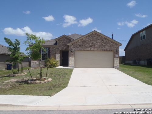 653 Ridge Maze Rd, New Braunfels, TX, 78130-6592 | Card Image