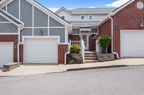 920 Bracken Trl, Nashville, TN, 37214-4420 | Card Image