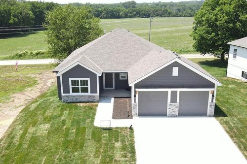 107 Johnson Cir, Dearborn, MO, 64439-5508 | Card Image