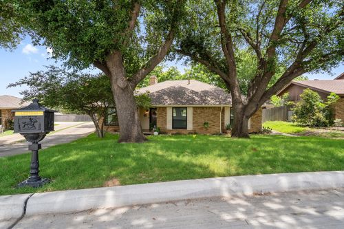 1710 Westcrest Ct, Grand Prairie, TX, 75050-2241 | Card Image