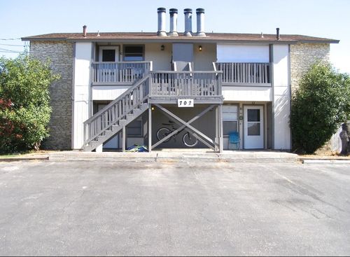 702 Bracewood Cir, San Marcos, TX, 78666-4042 | Card Image