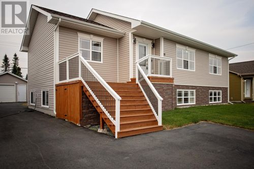 18 Rutan St, Gander, NL, A1V0C2 | Card Image