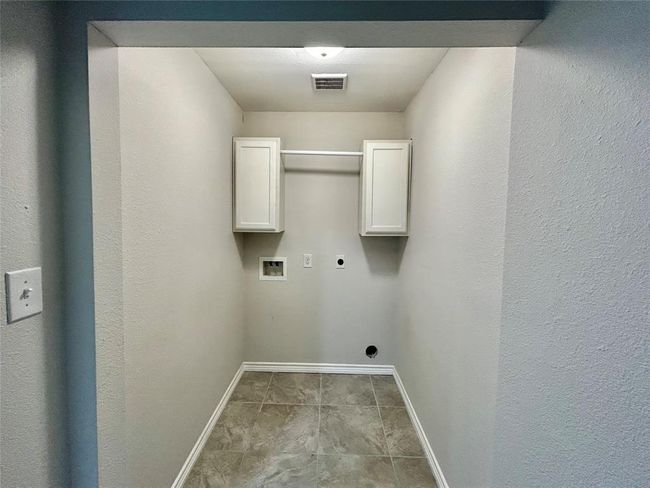 Large In-Door Utility Room | Image 13