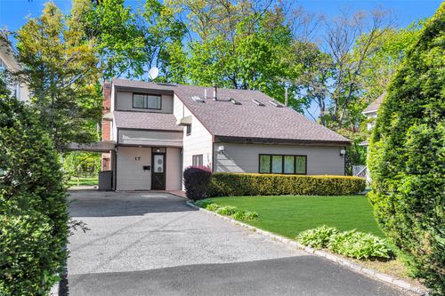 17 North Rd, Great Neck, NY, 11024-1933 | Card Image