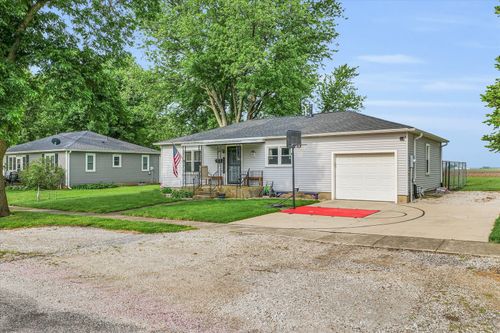 255 N Eldon St, Cisco, IL, 61830-6637 | Card Image