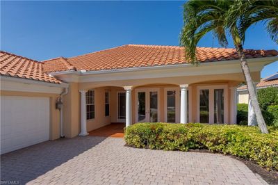 5835 Charlton Way, House other with 4 bedrooms, 3 bathrooms and null parking in Naples FL | Image 3