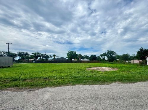000 Hobbs, Alice, TX, 78332 | Card Image