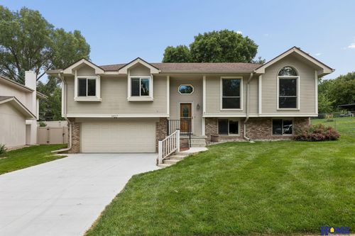 14527 Charles St, Omaha, NE, 68154-4703 | Card Image