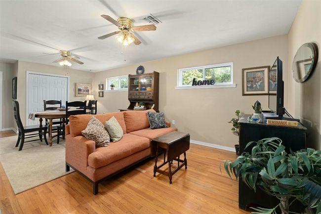 702 S Groos St, House other with 3 bedrooms, 2 bathrooms and 4 parking in Kyle TX | Image 6