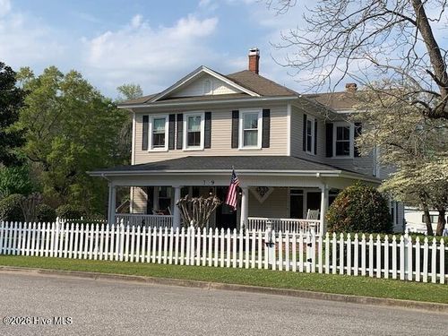 129 E Nance St, Whiteville, NC, 28472-2705 | Card Image