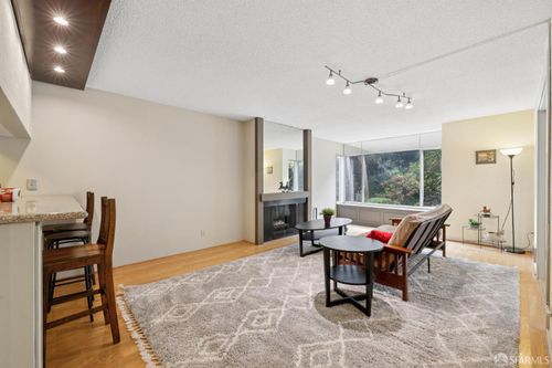202k-5320 Diamond Heights Blvd, San Francisco, CA, 94131-2103 | Card Image