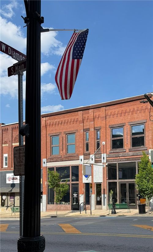 251 S Main St, Butler, PA, 16001-5927 | Card Image