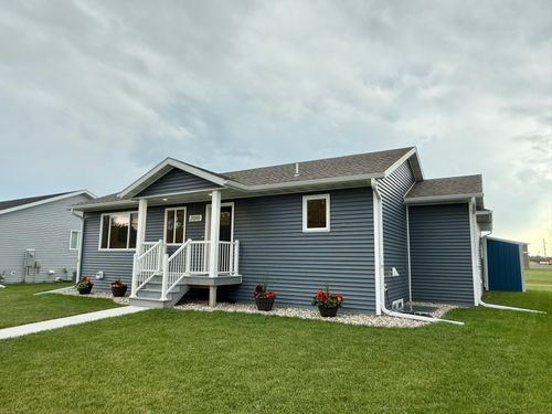 2010 Nelson Dr, Thief River Falls, MN, 56701-3800 | Card Image