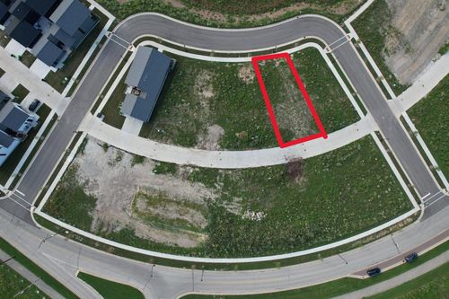 12004-9443 S Cypress Place, OAK CREEK, WI, 53154 | Card Image