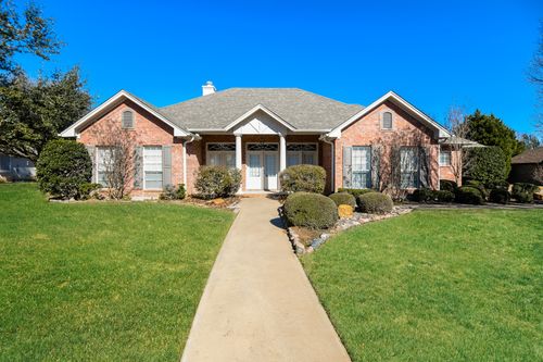 1909 Maplewood Dr, Weatherford, TX, 76087-3807 | Card Image