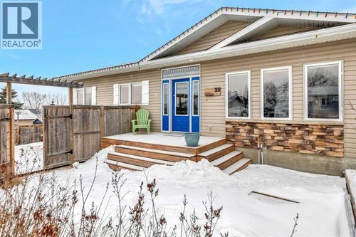 25 2 Avenue Se, Marshall, SK, S0M1R0 | Card Image