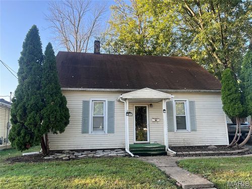 820 Bond Ave, Collinsville, IL, 62234-2001 | Card Image