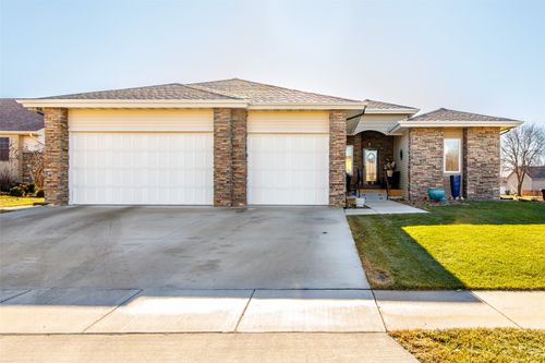 2426 Yorkshire Cir, Ames, IA, 50010-1145 | Card Image