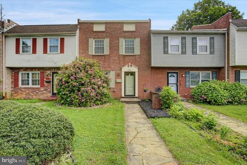 708 Cumberland Ave, CHAMBERSBURG, PA, 17201-3808 | Card Image