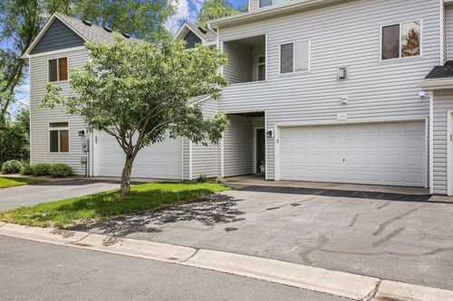 10776 Vale St Nw, Coon Rapids, MN, 55433-6552 | Card Image