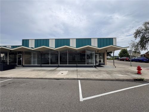 130 W 2nd St, Dover, OH, 44622-2932 | Card Image