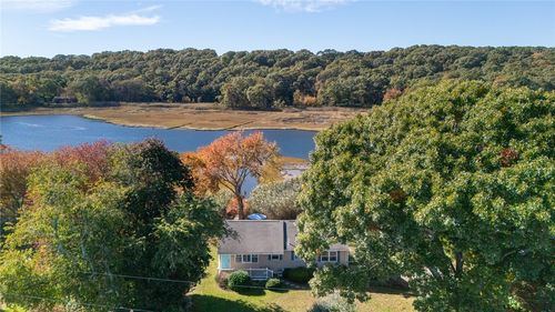 74 Circuit Dr, Narragansett, RI, 02882-2316 | Card Image