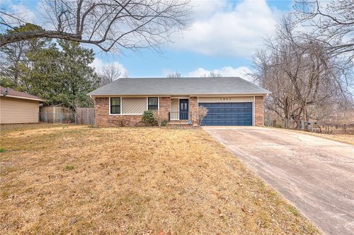 1842 E Cortland St, Fayetteville, AR, 72703-3707 | Card Image